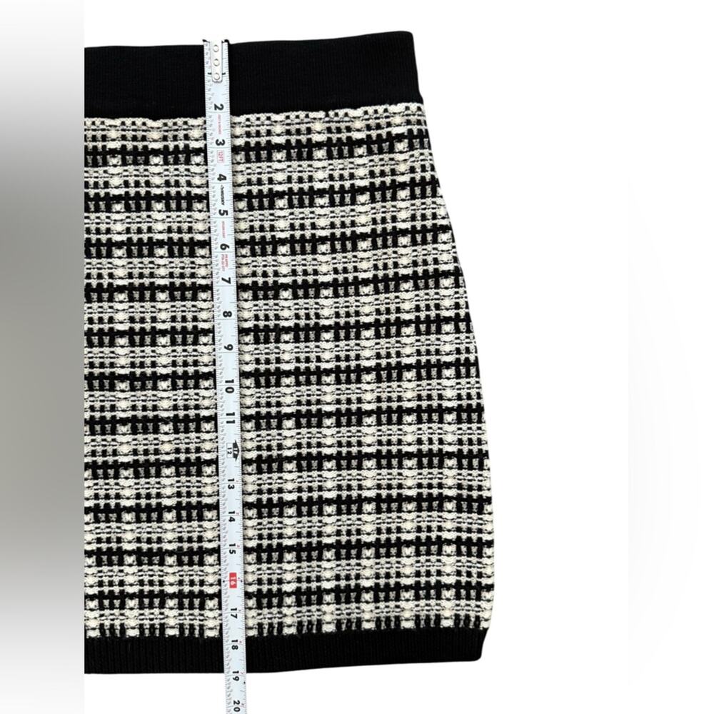 Aritzia Babaton Salvatore Italian Merino Wool Tweed Knit Skirt Black White Large - Picture 7 of 12